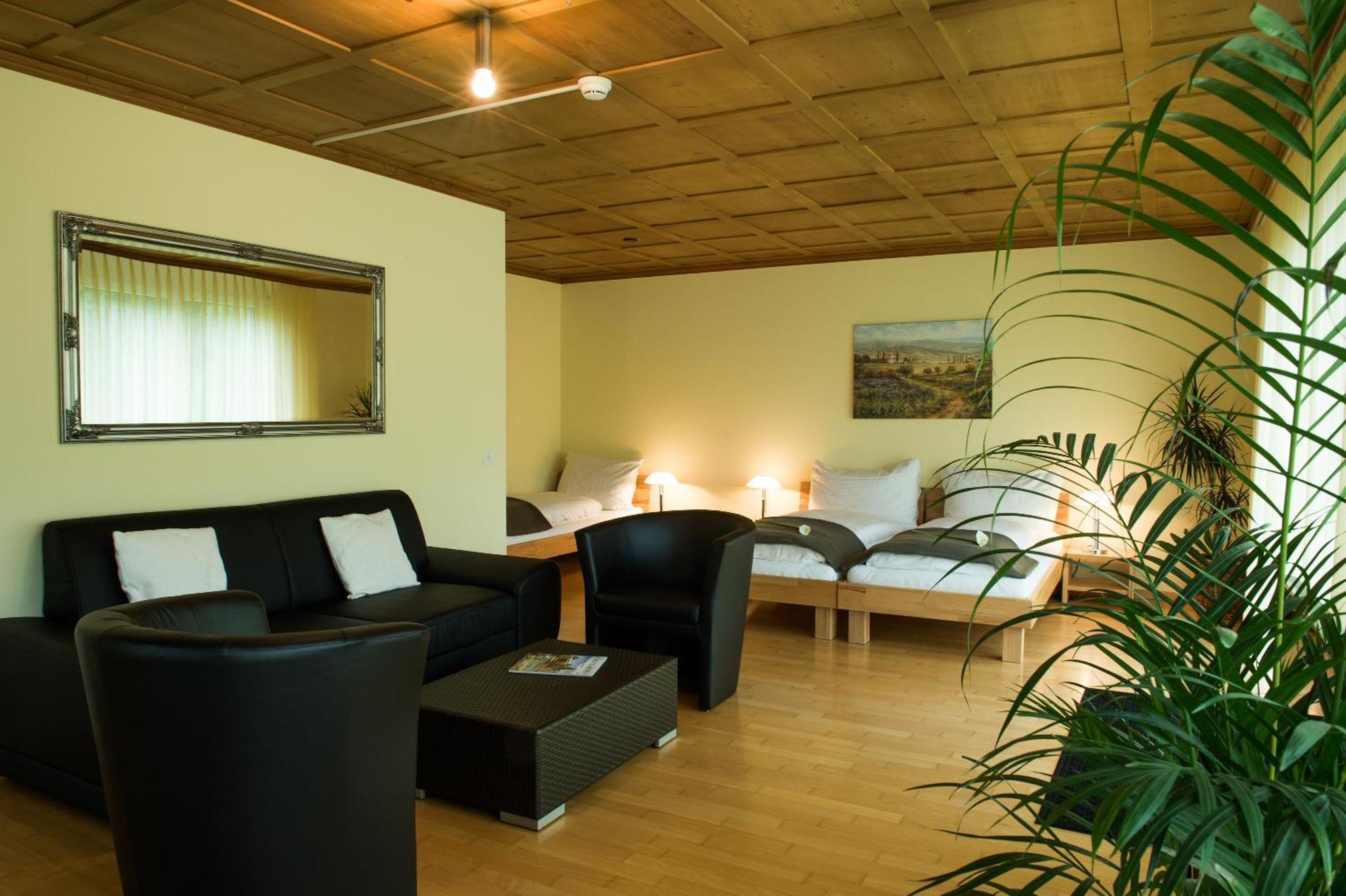 Hotel & Bildungszentrum Matt Schwarzenberg ภายนอก รูปภาพ